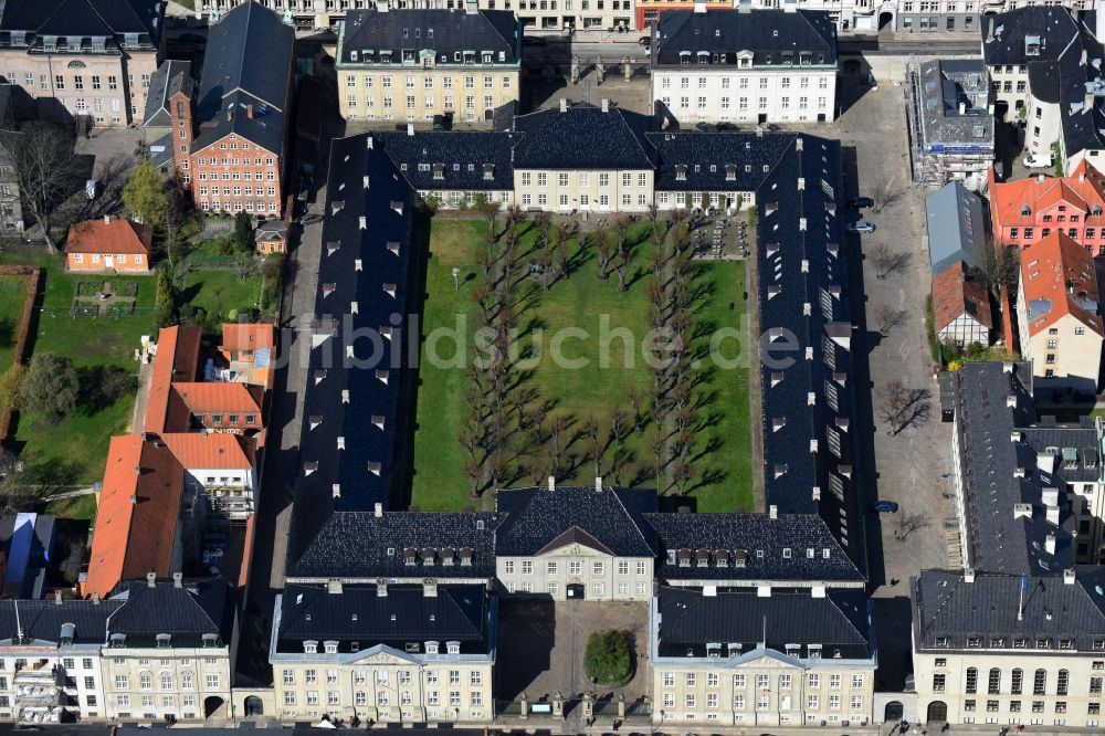 Luftbild Kopenhagen - Museums- Gebäude- Ensemble Designmuseum und Gronnegards Teatret in Kopenhagen in Region Hovedstaden, Dänemark