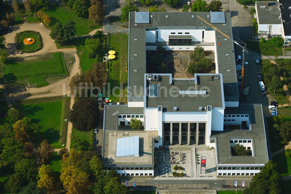 Dresden aus der Vogelperspektive: Museums- Gebäude- Ensemble Deutsches Hygiene-Museum in Dresden im Bundesland Sachsen