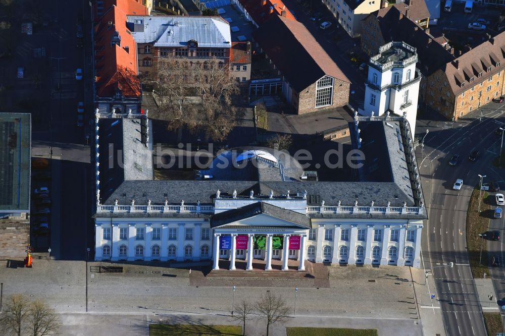 Kassel von oben - Museums- Gebäude- Ensemble Fridericianum am Friedrichsplatz in Kassel im Bundesland Hessen, Deutschland