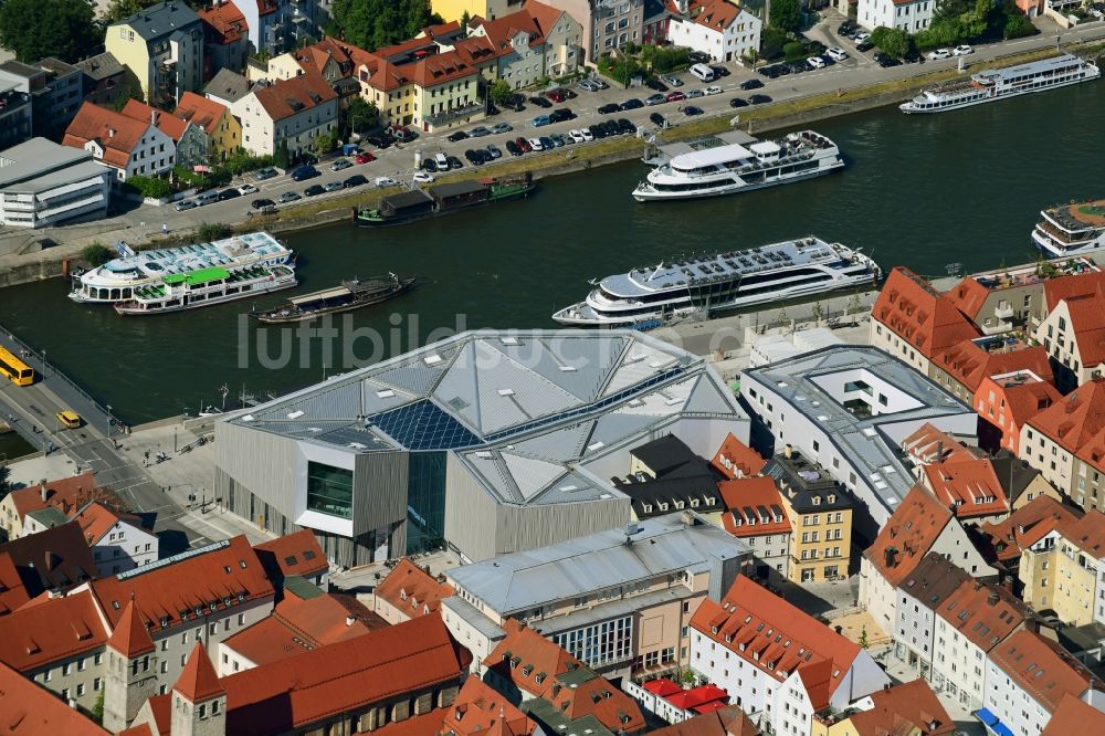 Regensburg von oben - Museums- Gebäude- Ensemble Haus der Bayerischen Geschichte - Museum in Regensburg im Bundesland Bayern, Deutschland