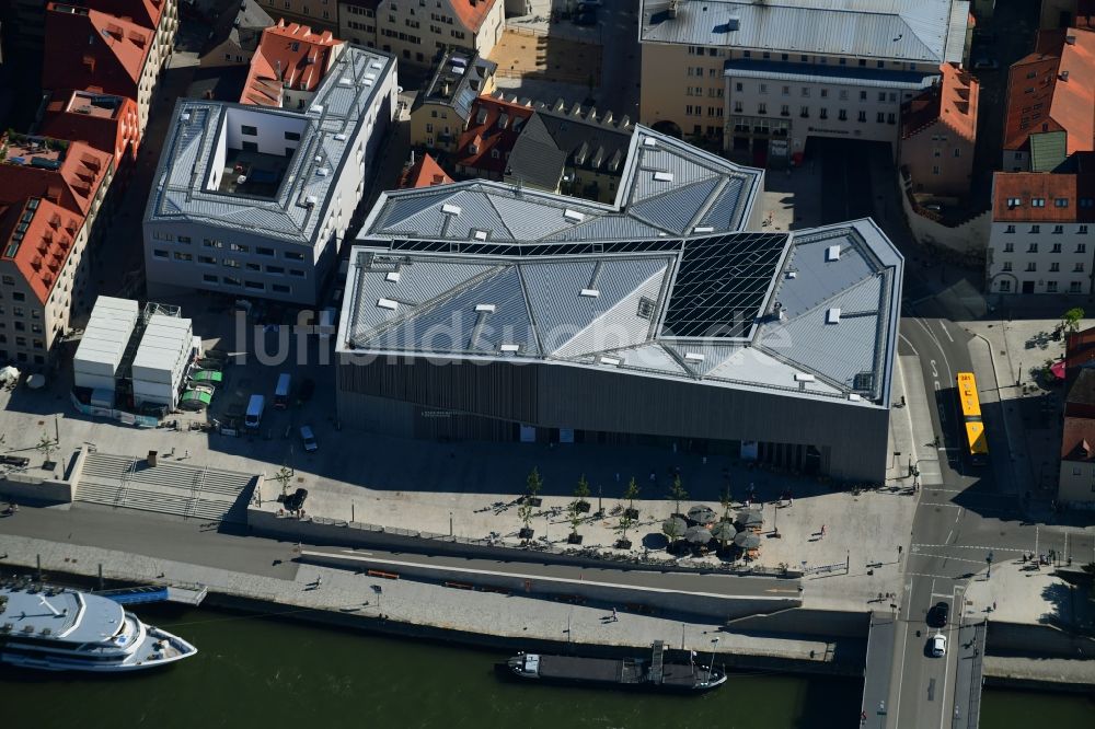 Regensburg aus der Vogelperspektive: Museums- Gebäude- Ensemble Haus der Bayerischen Geschichte - Museum in Regensburg im Bundesland Bayern, Deutschland