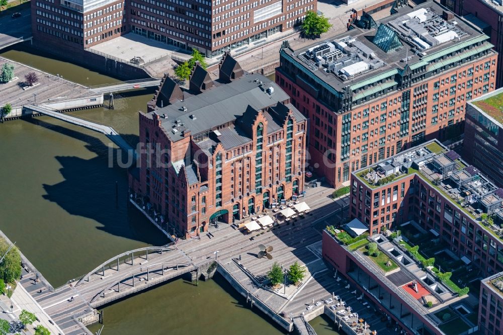 Hamburg aus der Vogelperspektive: Museums- Gebäude- Ensemble Internationales Maritimes Museum in Hamburg, Deutschland