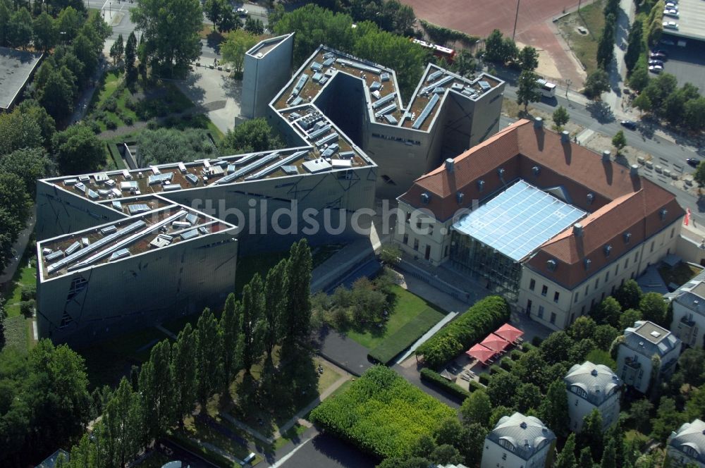 Berlin aus der Vogelperspektive: Museums- Gebäude- Ensemble Jüdisches Museum an der Lindenstraße in Berlin