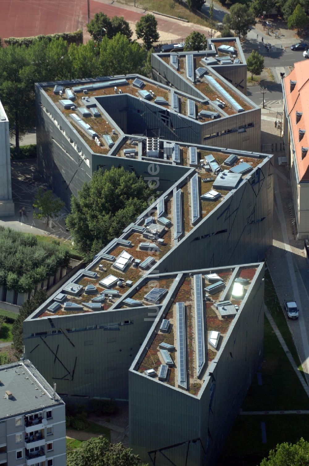 Berlin aus der Vogelperspektive: Museums- Gebäude- Ensemble Jüdisches Museum an der Lindenstraße in Berlin