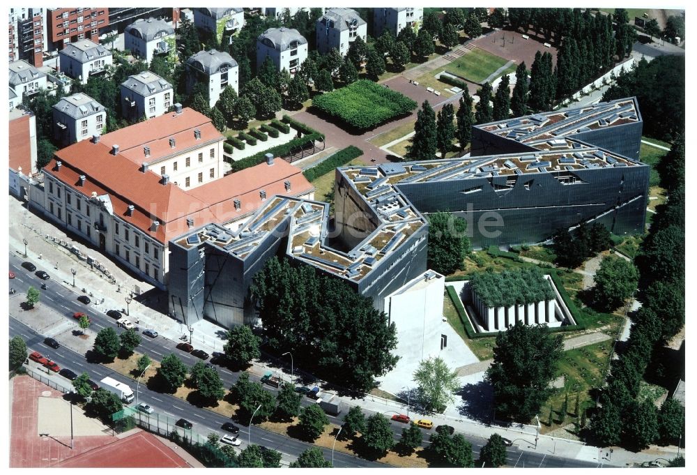 Luftbild Berlin - Museums- Gebäude- Ensemble Jüdisches Museum an der Lindenstraße in Berlin