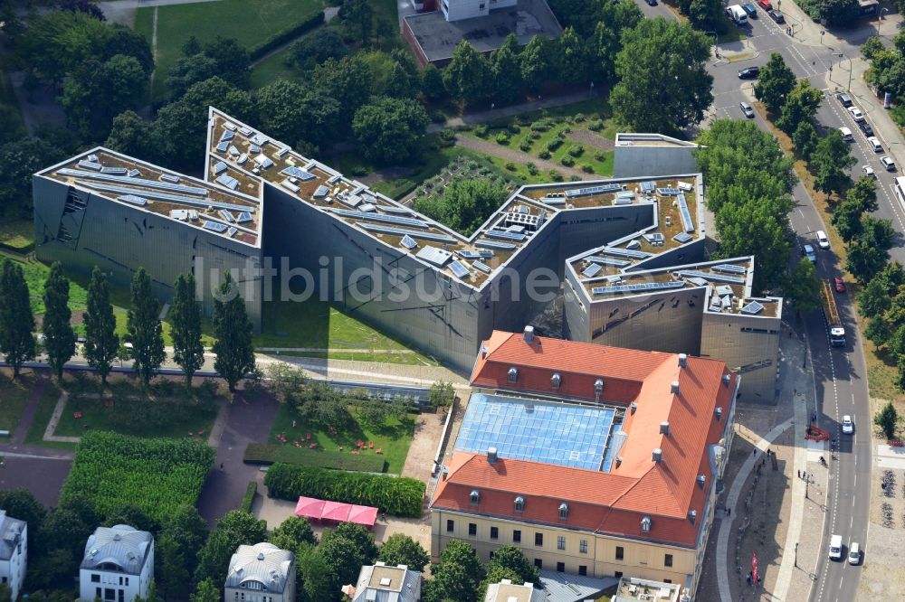 Berlin aus der Vogelperspektive: Museums- Gebäude- Ensemble Jüdisches Museum an der Lindenstraße in Berlin