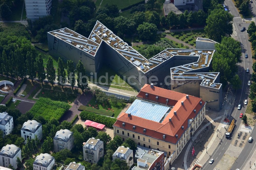 Luftbild Berlin - Museums- Gebäude- Ensemble Jüdisches Museum an der Lindenstraße in Berlin