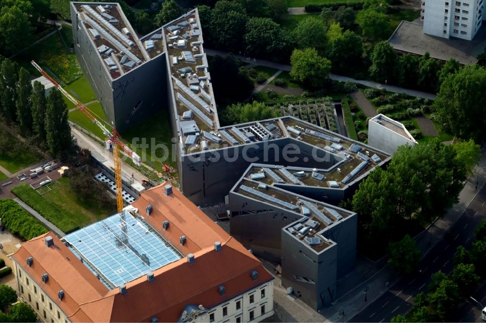 Luftbild Berlin - Museums- Gebäude- Ensemble Jüdisches Museum an der Lindenstraße in Berlin