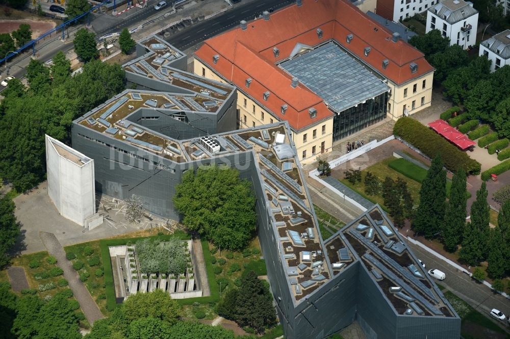 Luftbild Berlin - Museums- Gebäude- Ensemble Jüdisches Museum an der Lindenstraße in Berlin