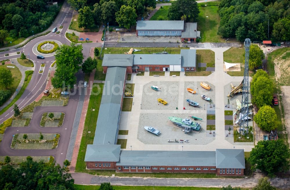 Luftbild Rechlin - Museums- Gebäude- Ensemble Luftfahrttechnisches Museum Rechlin mit Aussenausstellungsfläche in Rechlin im Bundesland Mecklenburg-Vorpommern