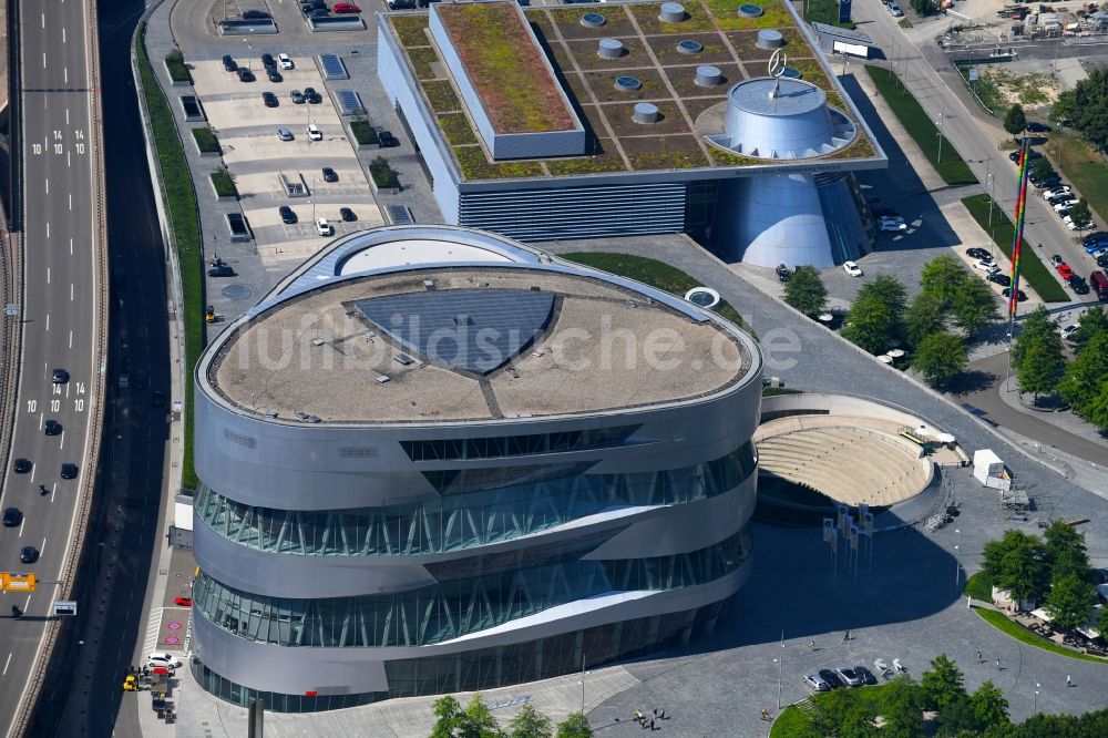 Luftaufnahme Stuttgart - Museums- Gebäude- Ensemble Mercedes-Benz Museum in Untertürkheim in Stuttgart im Bundesland Baden-Württemberg, Deutschland