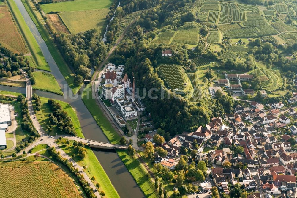 Luftaufnahme Riegel am Kaiserstuhl - Museums- Gebäude- Ensemble Messmer Riegel in Riegel am Kaiserstuhl im Bundesland Baden-Württemberg, Deutschland