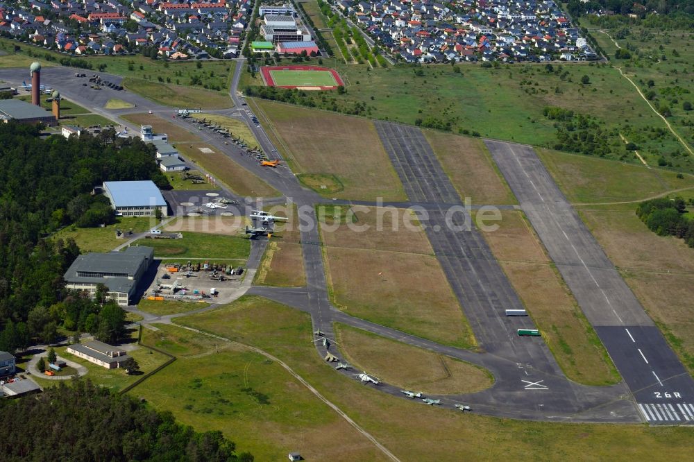 Berlin aus der Vogelperspektive: Museums- Gebäude- Ensemble Militärhistorisches Museum der Bundeswehr Am Flugplatz Gatow im Ortsteil Bezirk Spandau in Berlin