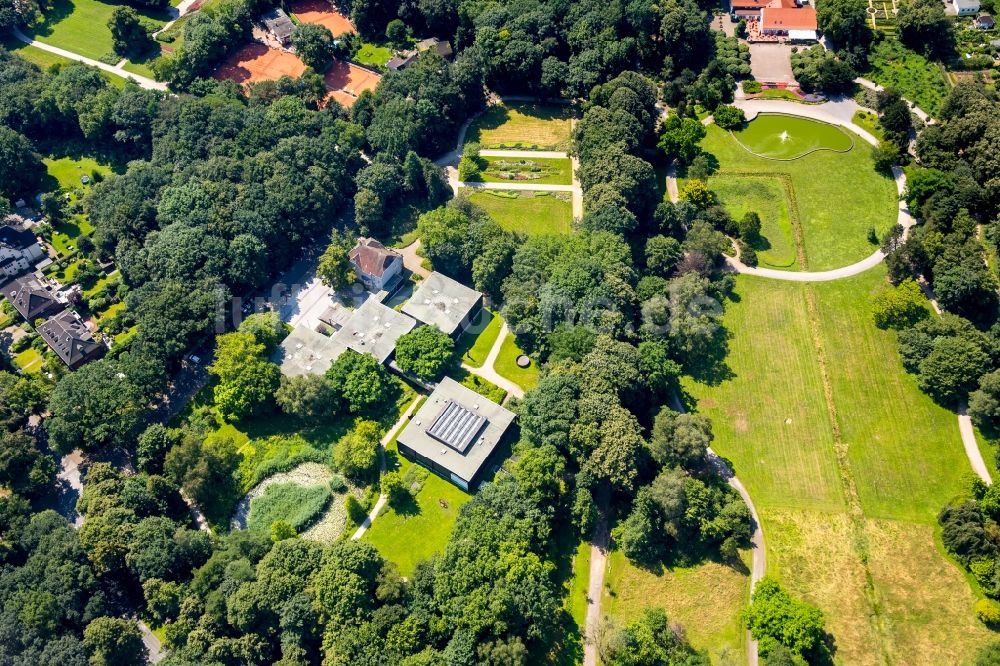 Bottrop von oben - Museums- Gebäude- Ensemble Museumszentrum Quadrat in Bottrop im Bundesland Nordrhein-Westfalen