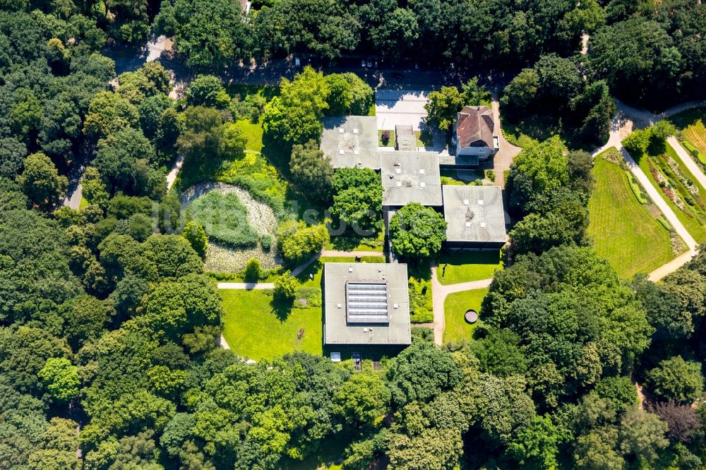 Bottrop aus der Vogelperspektive: Museums- Gebäude- Ensemble Museumszentrum Quadrat in Bottrop im Bundesland Nordrhein-Westfalen