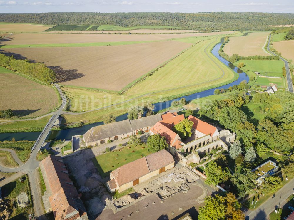 Luftaufnahme Kaiserpfalz - Museums- Gebäude- Ensemble Stiftung Kloster und Kaiserpfalz Memleben in Kaiserpfalz im Bundesland Sachsen-Anhalt, Deutschland