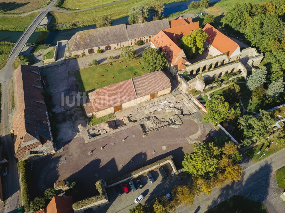 Kaiserpfalz von oben - Museums- Gebäude- Ensemble Stiftung Kloster und Kaiserpfalz Memleben in Kaiserpfalz im Bundesland Sachsen-Anhalt, Deutschland