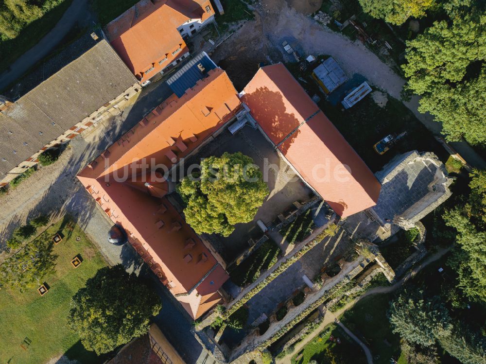 Luftaufnahme Kaiserpfalz - Museums- Gebäude- Ensemble Stiftung Kloster und Kaiserpfalz Memleben in Kaiserpfalz im Bundesland Sachsen-Anhalt, Deutschland