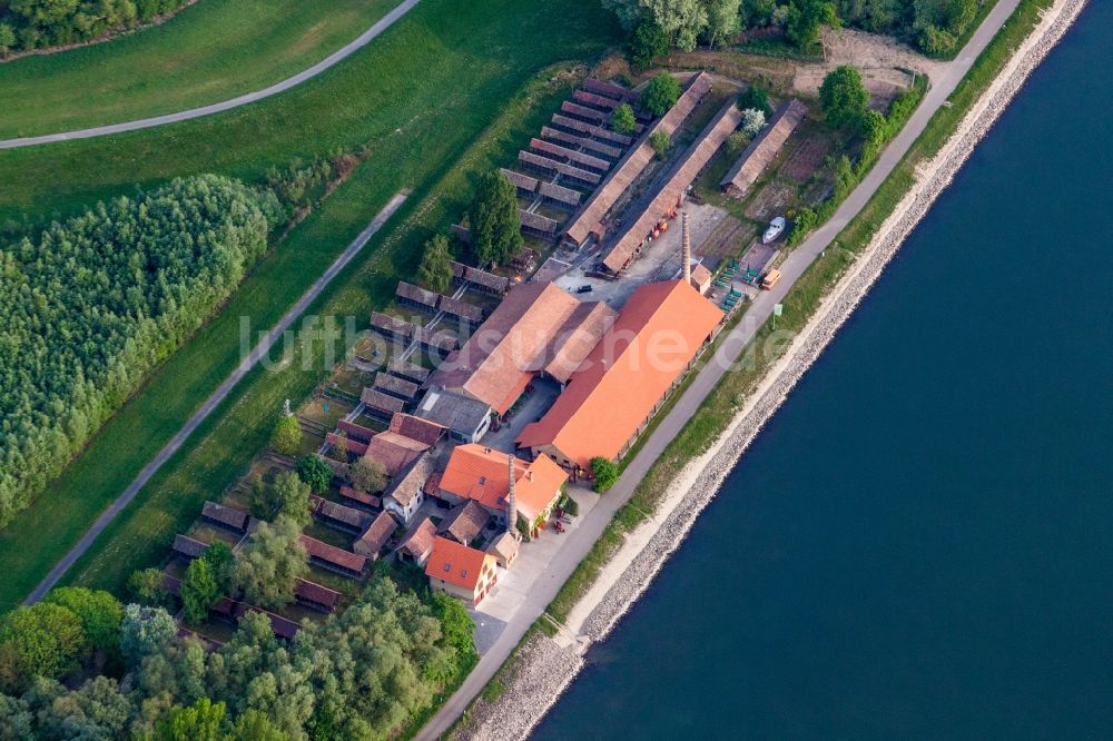 Luftbild Germersheim - Museums- Gebäude- Ensemble Ziegeleimuseum Sondernheim am Rheinufer in Germersheim im Bundesland Rheinland-Pfalz, Deutschland