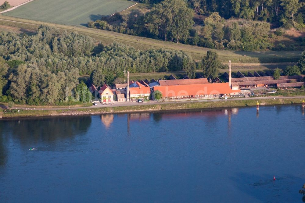 Luftaufnahme Germersheim - Museums- Gebäude- Ensemble Ziegeleimuseum Sondernheim am Rheinufer in Germersheim im Bundesland Rheinland-Pfalz, Deutschland