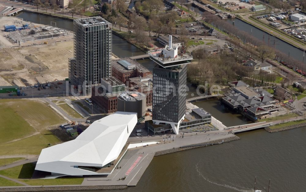 Luftaufnahme Amsterdam - Museums Gebäude EYE Film Instituut Nederland im Ortsteil Amsterdam-Noord in Amsterdam in Noord-Holland, Niederlande