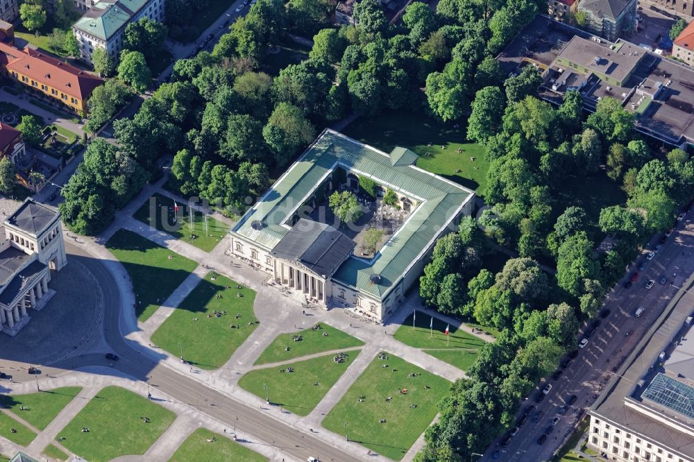 München von oben - Museums- Gebäude- Glyptothek am Königsplatz in München im Bundesland Bayern, Deutschland