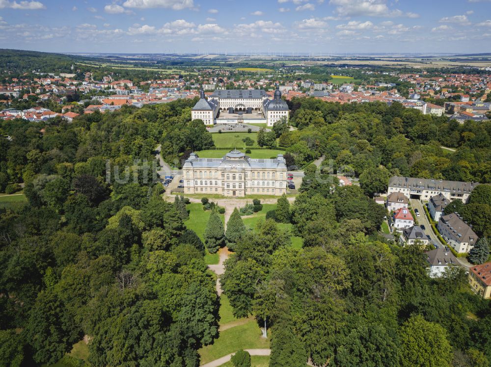 Luftaufnahme Gotha - Museums- Gebäude Herzogliches Museum im Schlosspark im Stadtzentrum von Gotha im Bundesland Thüringen