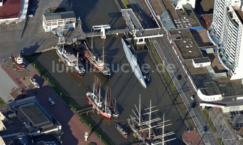 Bremerhaven von oben - Museums- Schiff Schiffbau- und Schifffahrtsmuseum in Bremerhaven im Bundesland Bremen