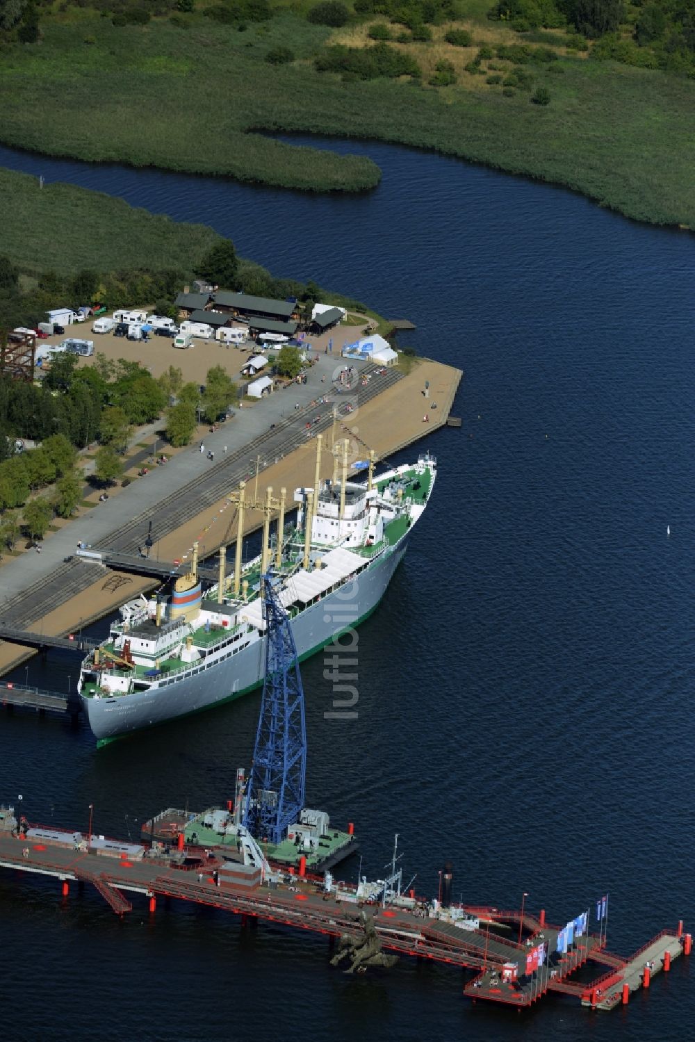 Luftbild Rostock - Museums- Schiff Schiffbau- und Schifffahrtsmuseum in Rostock im Bundesland Mecklenburg-Vorpommern