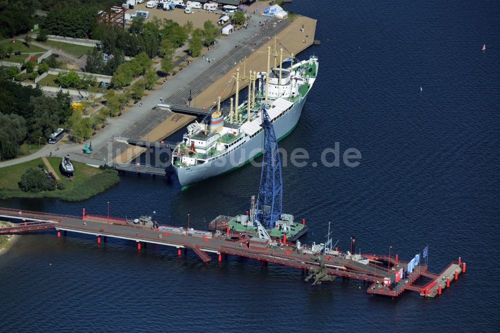 Rostock von oben - Museums- Schiff Schiffbau- und Schifffahrtsmuseum in Rostock im Bundesland Mecklenburg-Vorpommern