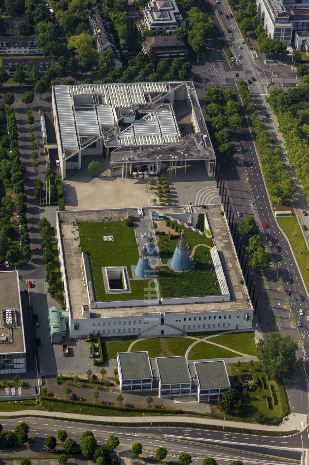 Luftaufnahme Bonn - Museumsmeile mit der Kunst- und Ausstellungshalle der Bundesrepublik Deutschland und dem Haus der Geschichte in Bonn