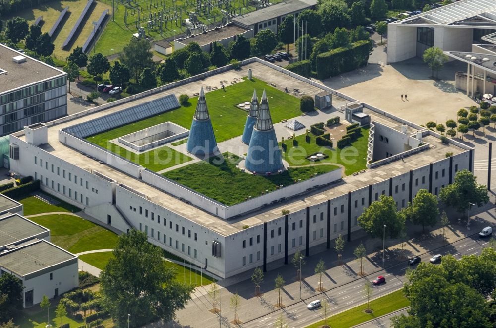 Bonn von oben - Museumsmeile mit der Kunst- und Ausstellungshalle der Bundesrepublik Deutschland und dem Haus der Geschichte in Bonn