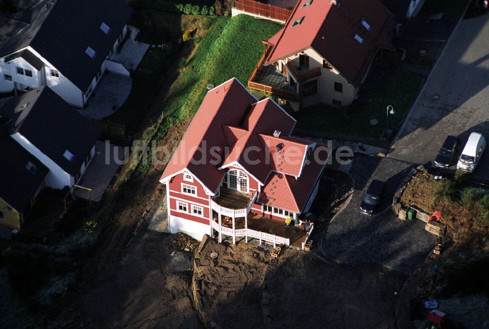 Engelskirchen von oben - Musterhaus- Einfamilienhaus in Engelskirchen im Bundesland Nordrhein-Westfalen, Deutschland