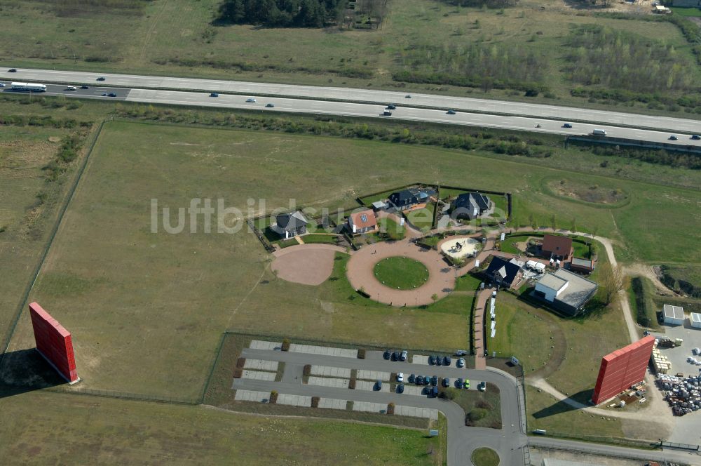 Grebs aus der Vogelperspektive: Musterhaus- Einfamilienhaus- Siedlung in Grebs im Bundesland Brandenburg, Deutschland