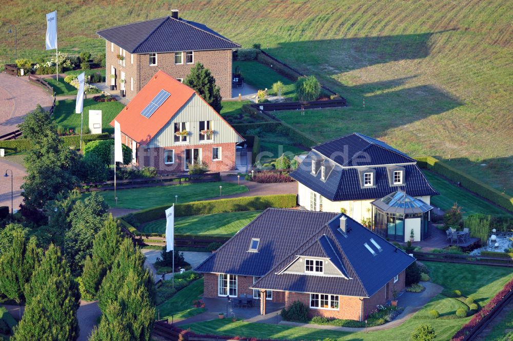 Grebs aus der Vogelperspektive: Musterhaus- Einfamilienhaus- Siedlung in Grebs im Bundesland Brandenburg, Deutschland