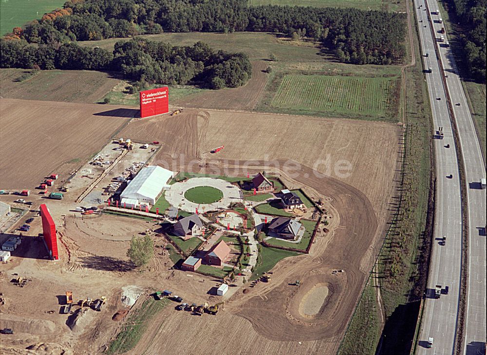 Grebs aus der Vogelperspektive: Musterhaus- Einfamilienhaus- Siedlung in Grebs im Bundesland Brandenburg, Deutschland