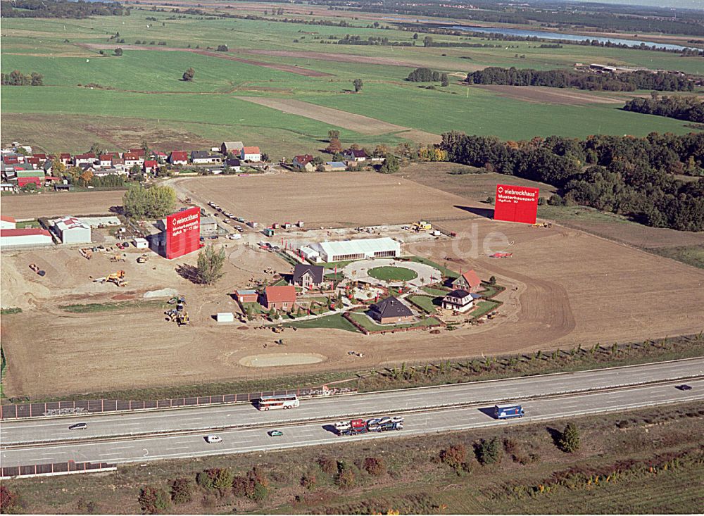 Grebs aus der Vogelperspektive: Musterhaus- Einfamilienhaus- Siedlung in Grebs im Bundesland Brandenburg, Deutschland