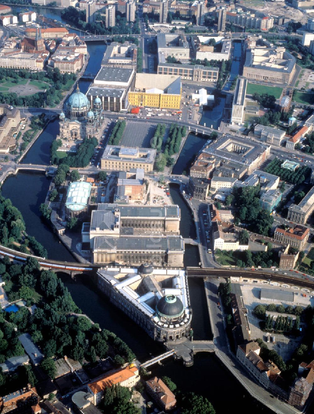 Berlin Mitte aus der Vogelperspektive: Musuemsinsel Berlin-Mitte