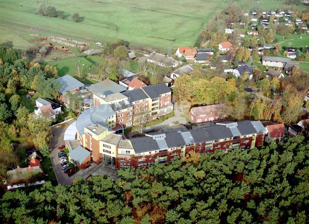 Seeheilbad Graal-Müritz / Mecklenburg - Vorpommern aus der Vogelperspektive: Mutter- und Kind Kurhaus Tannenhof im Seeheilbad Graal-Müritz in Mecklenburg - Vorpommern.