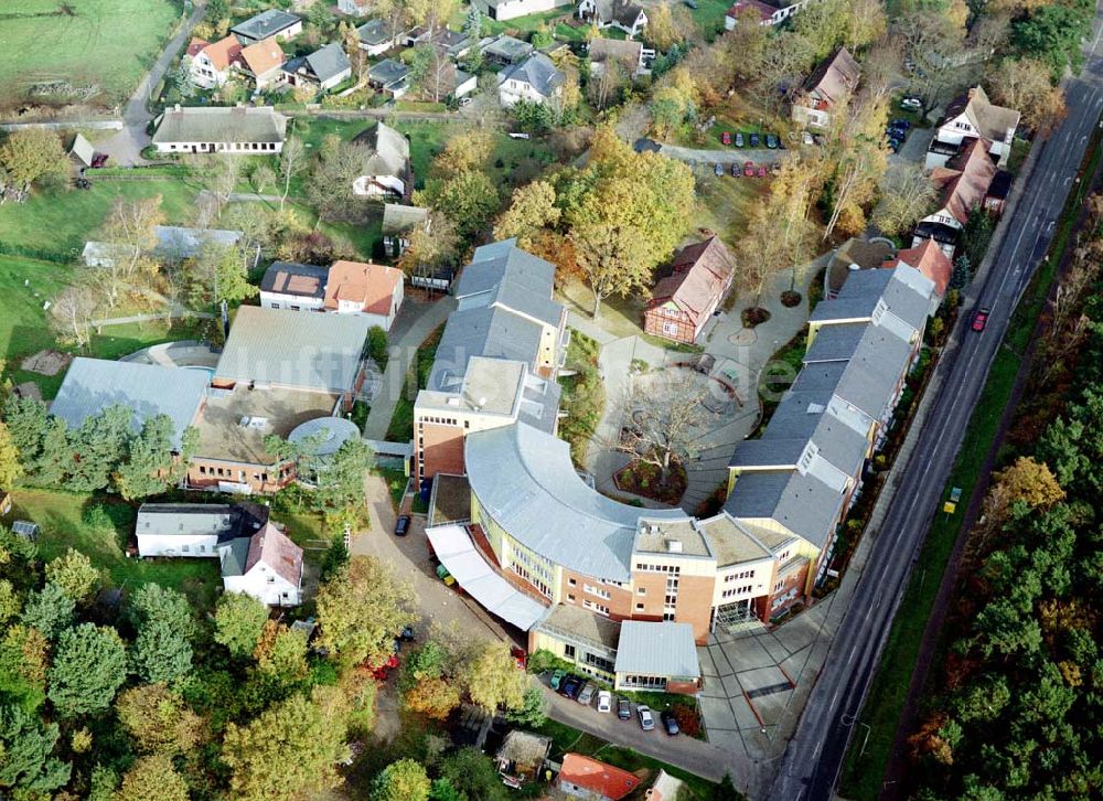 Seeheilbad Graal-Müritz / Mecklenburg - Vorpommern aus der Vogelperspektive: Mutter- und Kind Kurhaus Tannenhof im Seeheilbad Graal-Müritz in Mecklenburg - Vorpommern.