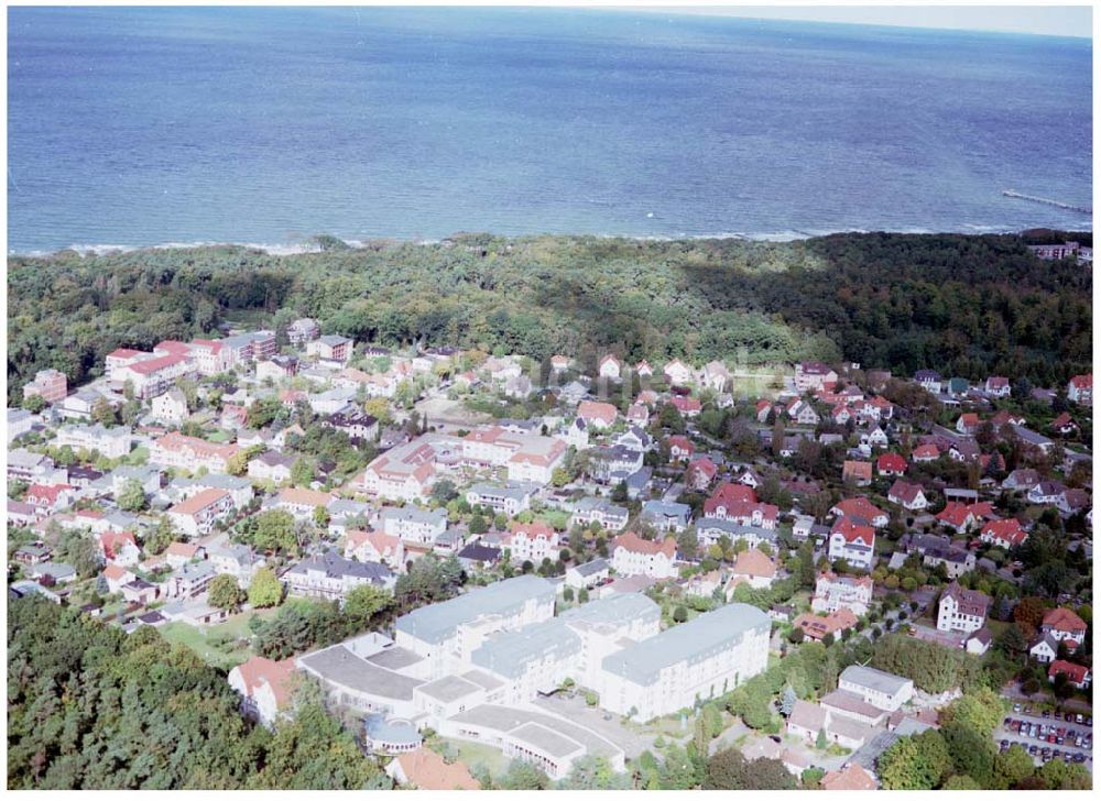 Graal-Müritz / Mecklenburg Vorpommern von oben - Mutter und Kind - Kurheim am Strand von Graal - Müritz Mecklenburg Vorpommern / 27.09.02