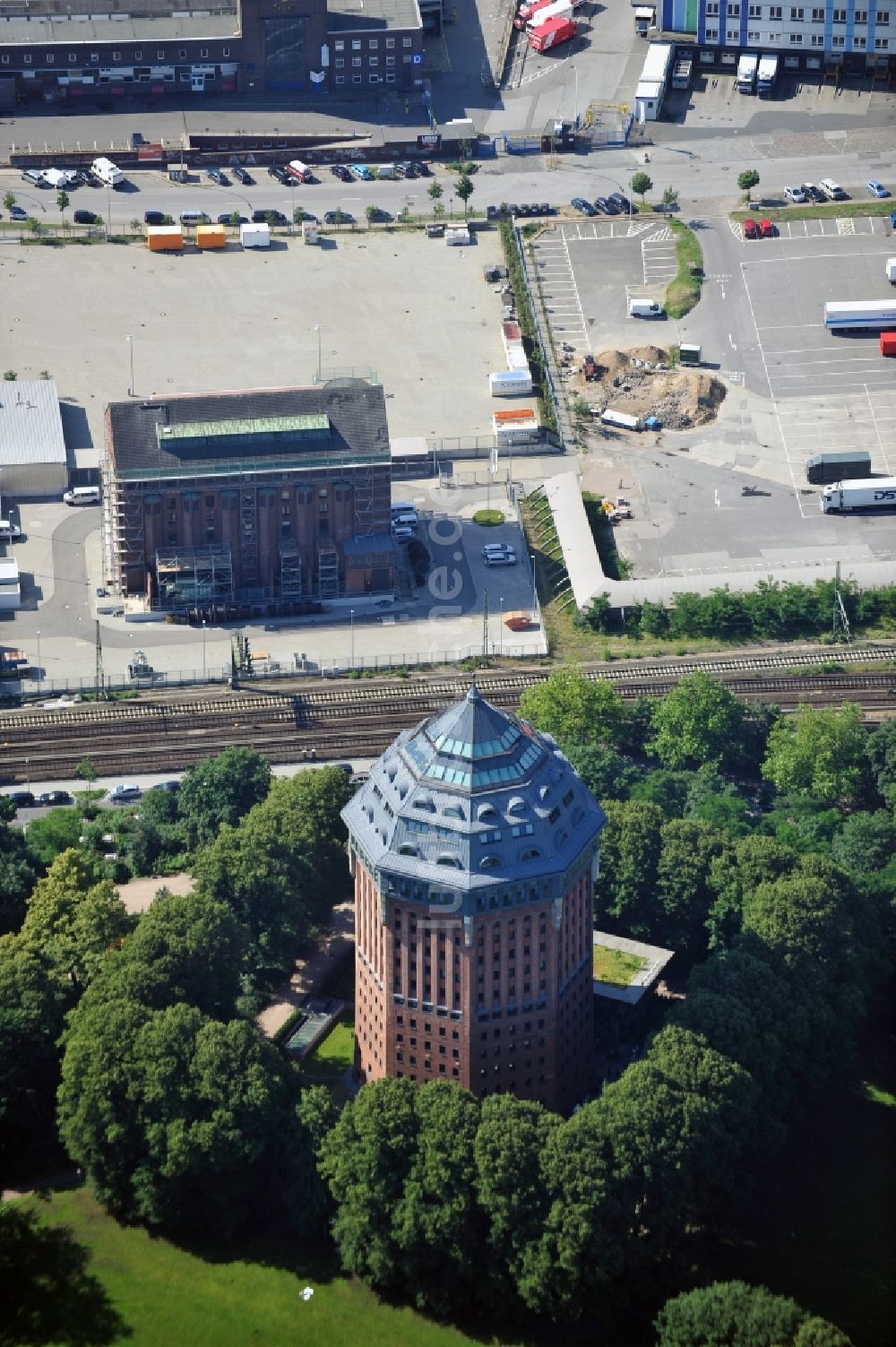 Hamburg von oben - Mövenpick Hotel im Wasserturm Hamburg