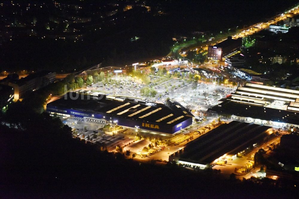 Berlin aus der Vogelperspektive: Nachluftbild vom IKEA Einrichtungshaus / Möbelhaus in Berlin - Tempelhof