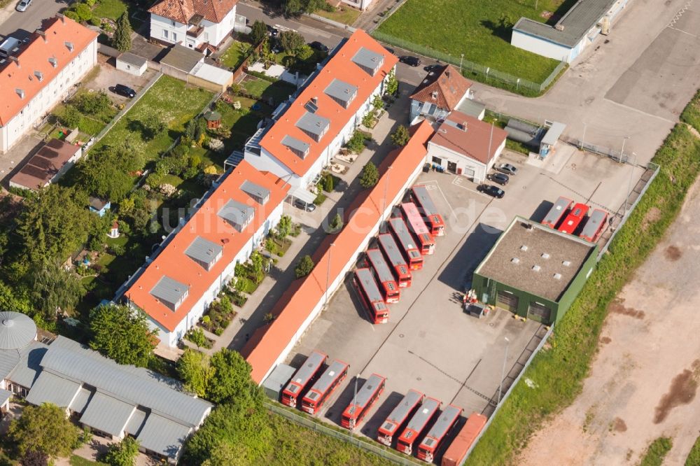 Luftaufnahme Landau in der Pfalz - Nahverkehrs- und Bus- Depot der Städtischen Verkehrsbetriebe VRN in Landau in der Pfalz im Bundesland Rheinland-Pfalz, Deutschland