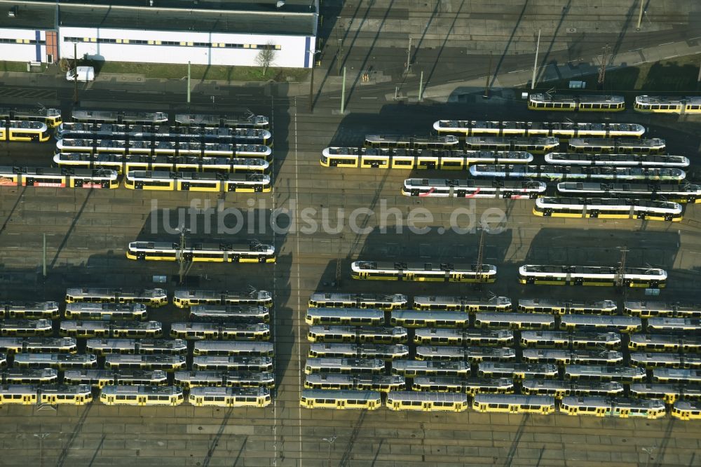 Berlin von oben - Nahverkehrs- und Tram- Straßenbahn- Depot der Städtischen Verkehrsbetriebe BVG Betriebshof Marzahn in Berlin