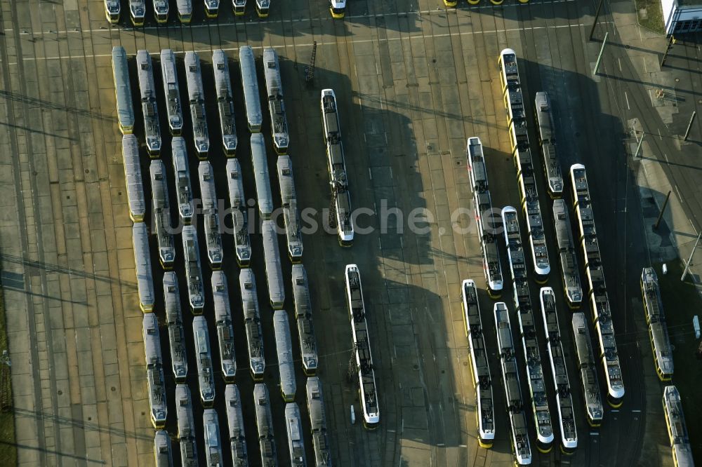 Berlin von oben - Nahverkehrs- und Tram- Straßenbahn- Depot der Städtischen Verkehrsbetriebe BVG Betriebshof Marzahn in Berlin