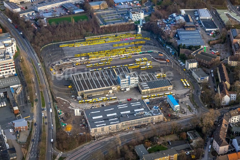 Luftbild Essen - Nahverkehrs- und Tram- Straßenbahn- Depot der Städtischen Verkehrsbetriebe Ruhrbahn GmbH - Betriebshof Stadtmitte in Essen im Bundesland Nordrhein-Westfalen, Deutschland