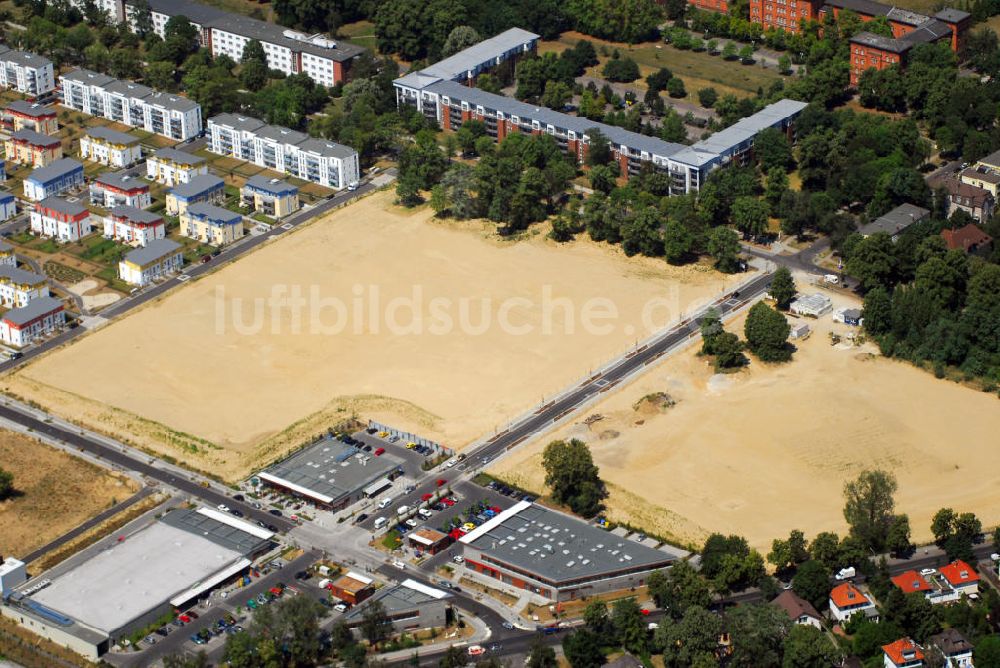 Luftaufnahme Berlin - Nahversorgungszentrum im Schweizer Viertel Berlin