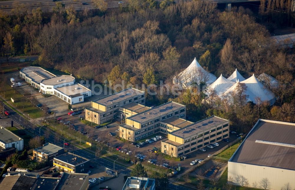 Luftaufnahme Oberhausen - NANO Focus AG mit Zelten an der Max-Eyth-Straße im herbstlichen Oberhausen im Bundesland Nordrhein-Westfalen