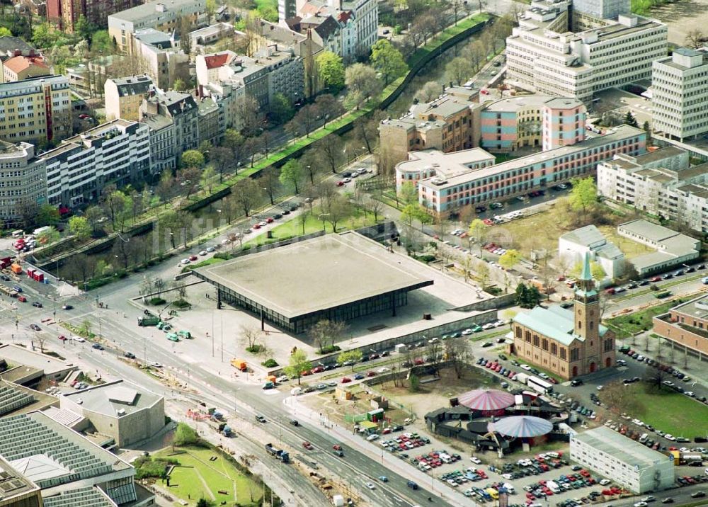 Berlin-Tiergarten aus der Vogelperspektive: Nationalgalerie an der Potsdamer Straße.